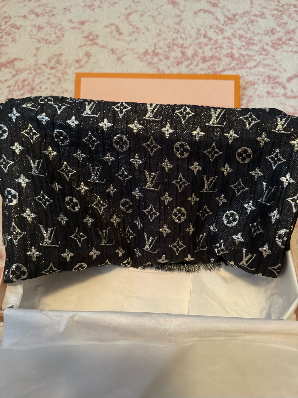 Louis Vuitton Black and Gold Glitter Monogram Shawl - Picture 2 of 9
